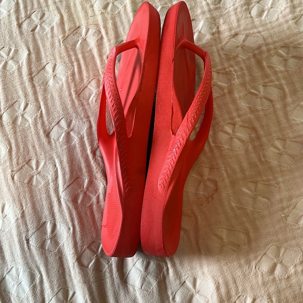Archie’s flipflops size 8 - Picture 5 of 5